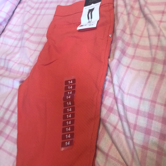 coral Rafaella capri pants (never worn) - Picture 2 of 2